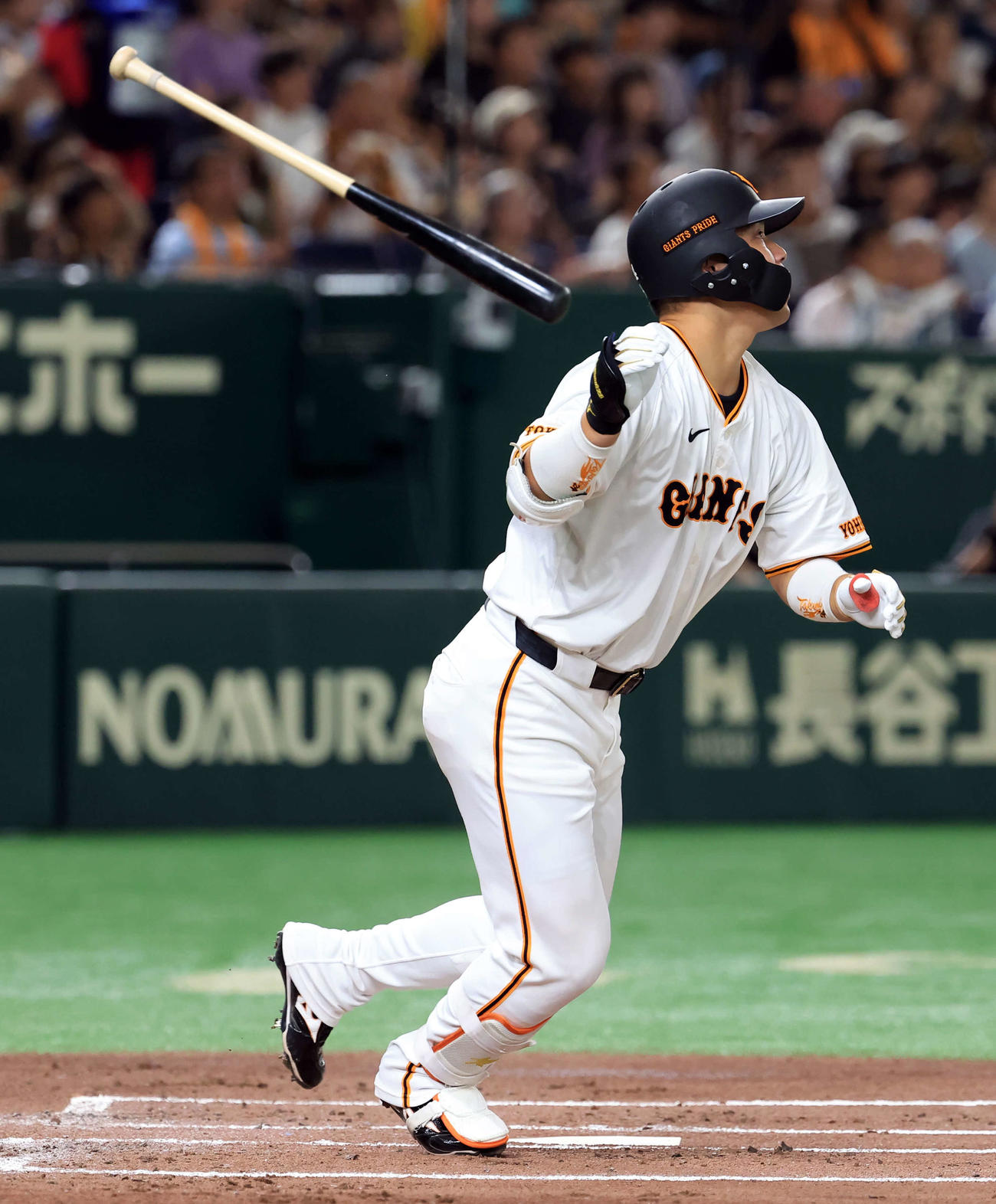 巨人対ヤクルト　1回裏巨人2死一、二塁、大城卓は中越え2点適時二塁打を放つ（撮影・浅見桂子）