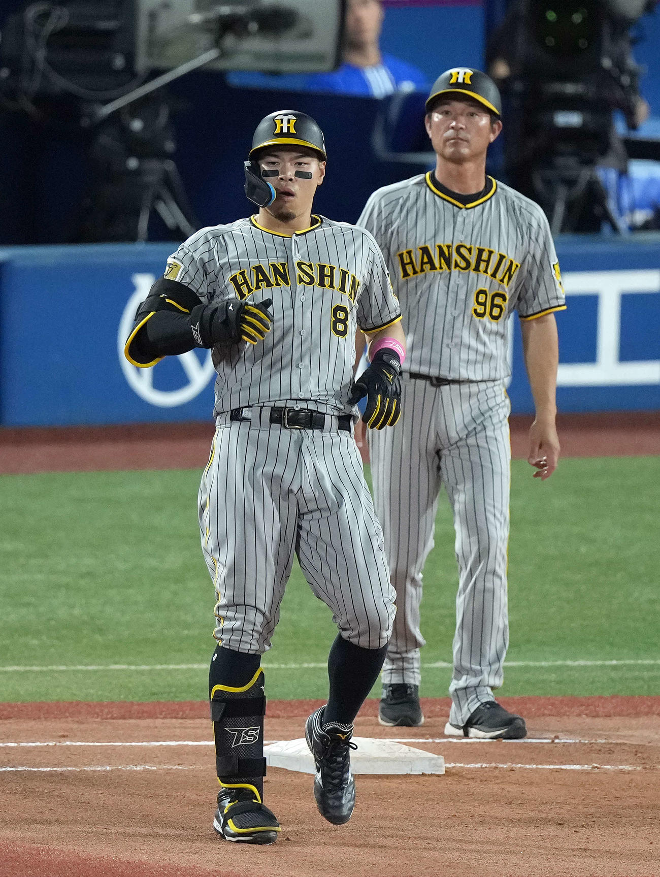 DeNA対阪神　4回表阪神無死、右前に安打を放った佐藤輝（撮影・たえ見朱実）