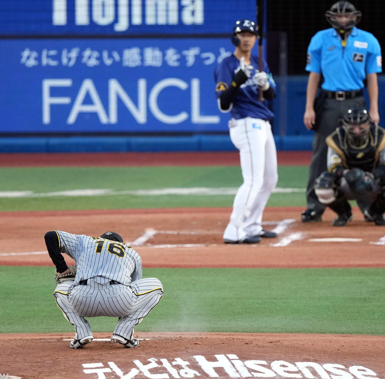DeNA対阪神　集中する阪神の先発西勇（撮影・たえ見朱実）