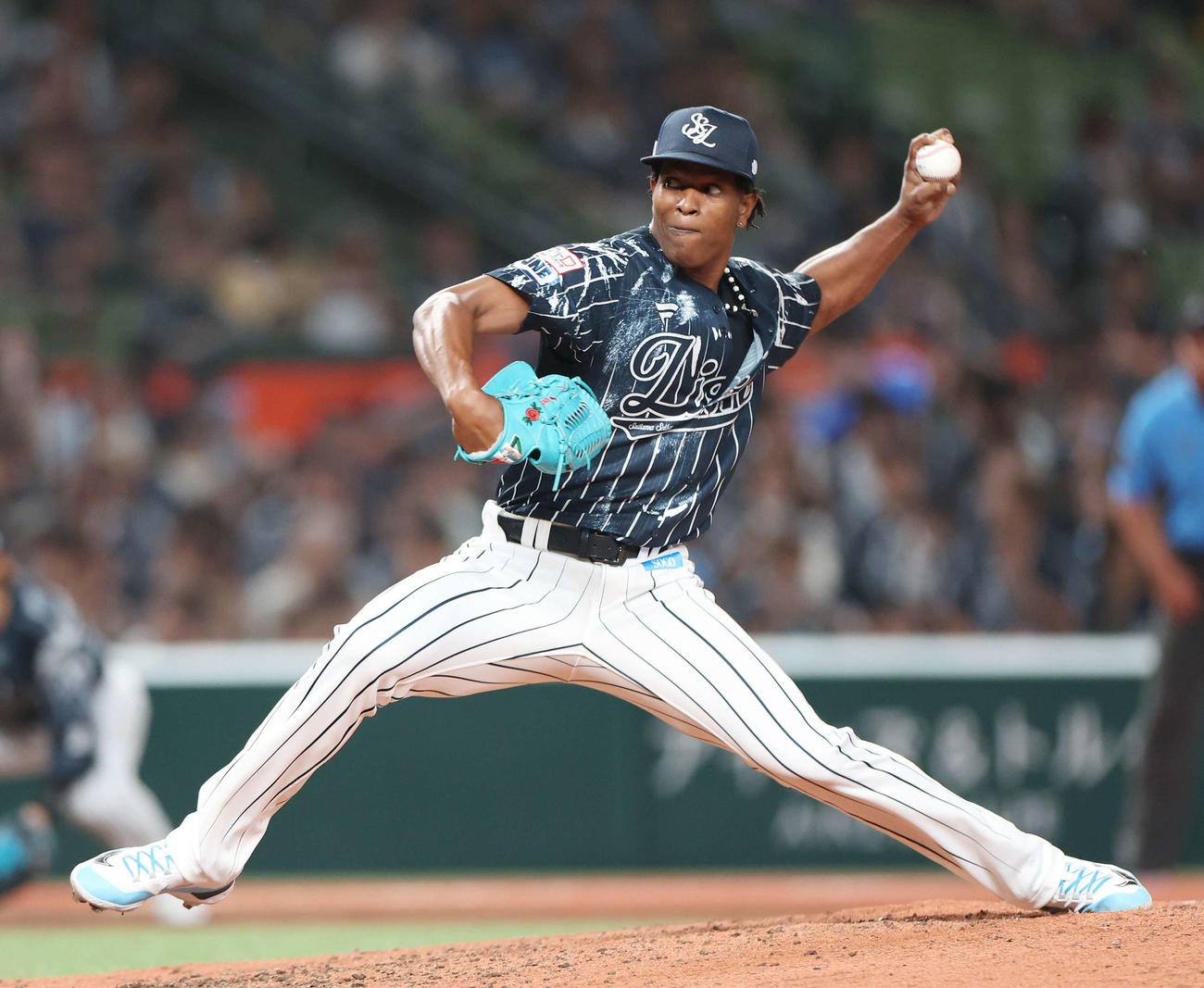 西武対楽天　西武4番手のヤン（撮影・宮地輝）