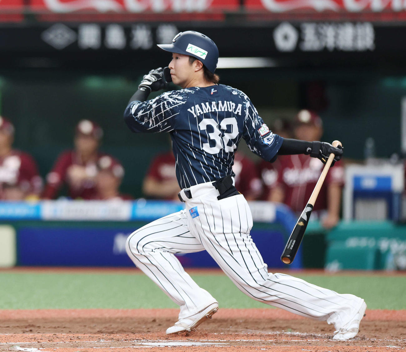 西武対楽天　1回裏西武2死二塁、左前適時打を放つ山村（撮影・宮地輝）