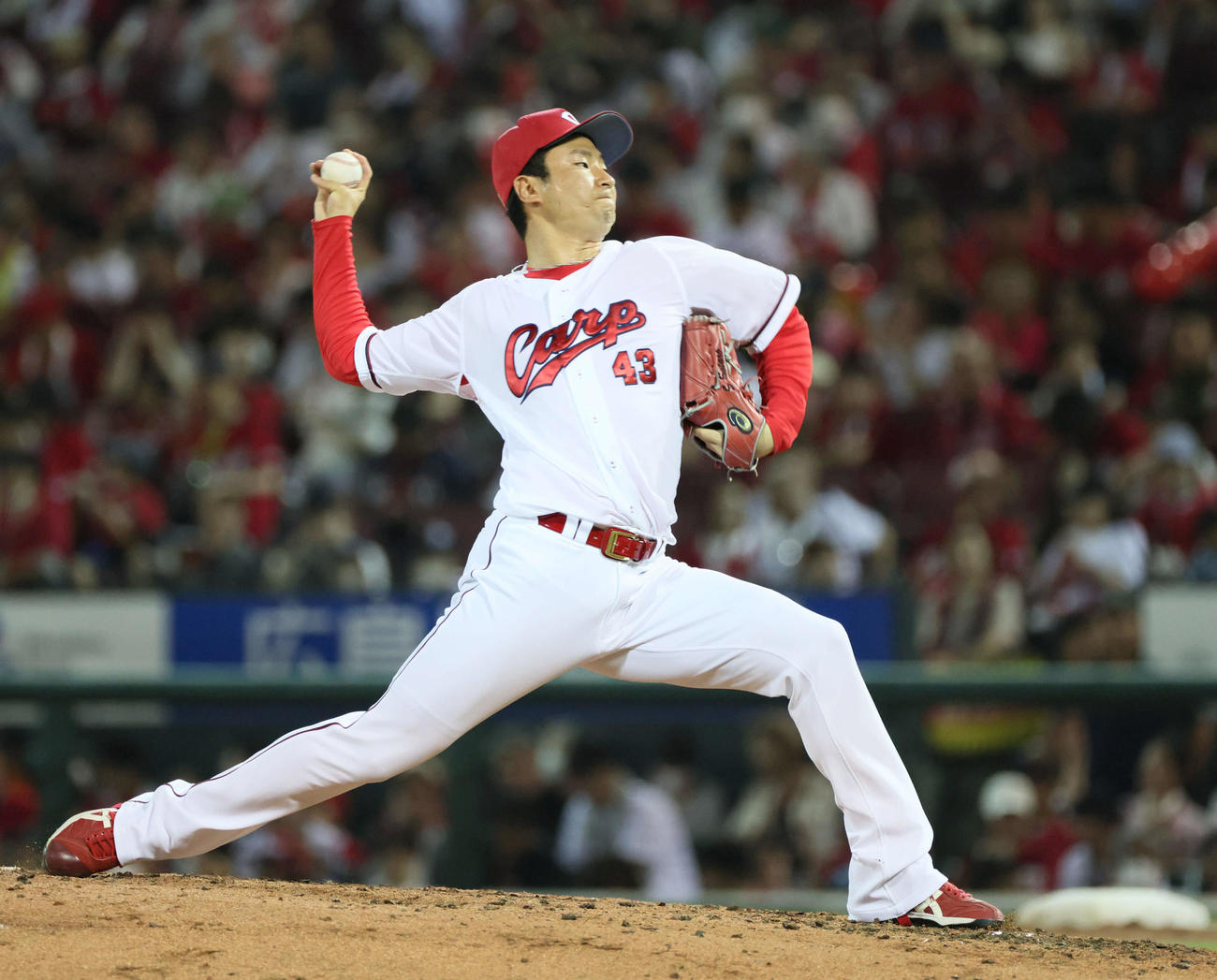 広島対中日　7回表中日、広島2番手の島内（撮影・加藤孝規）
