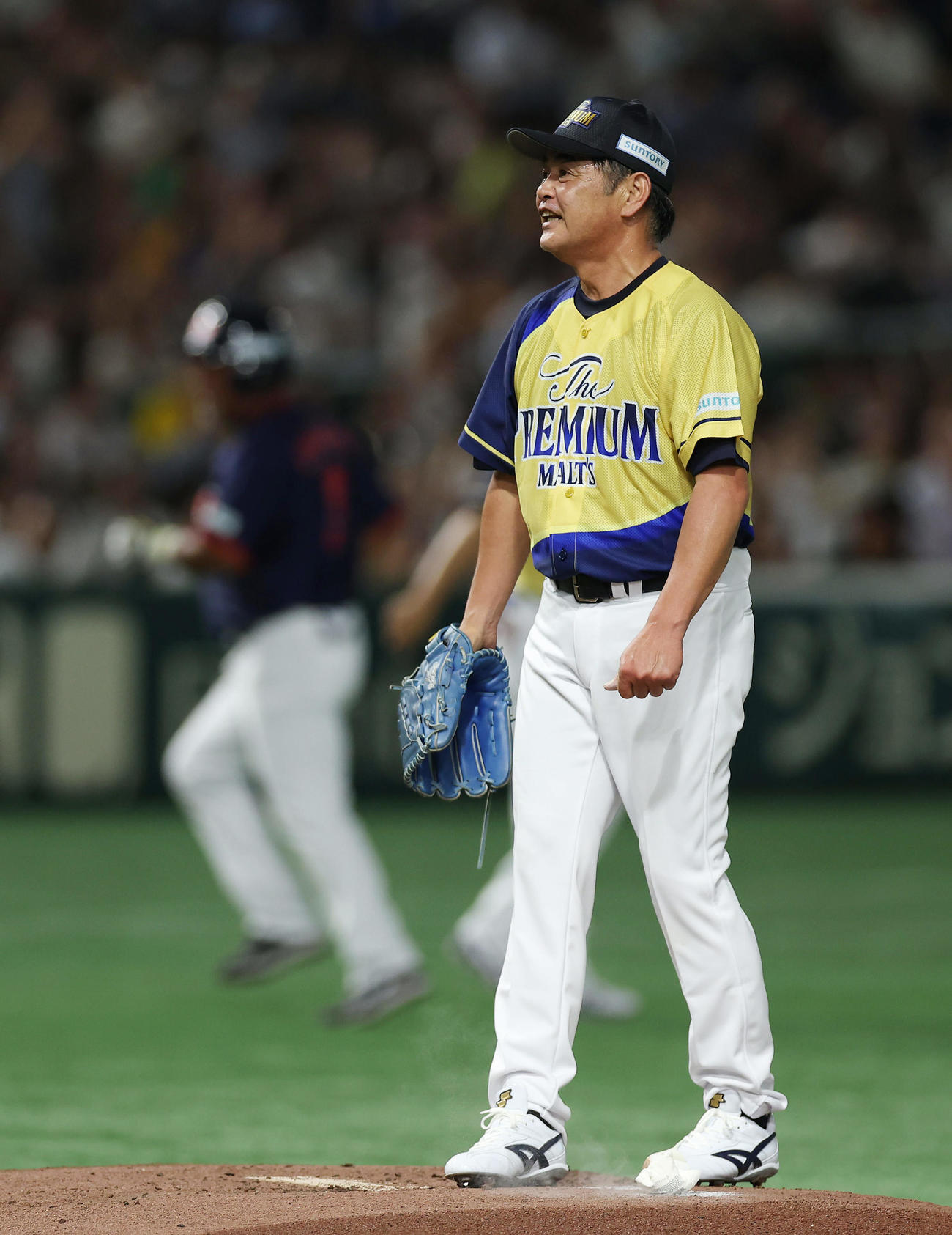 ザ・プレミアム・モルツ球団対ドリーム・ヒーローズ　1回表、ラミレス氏に本塁打を浴びた工藤氏（撮影・前田充）