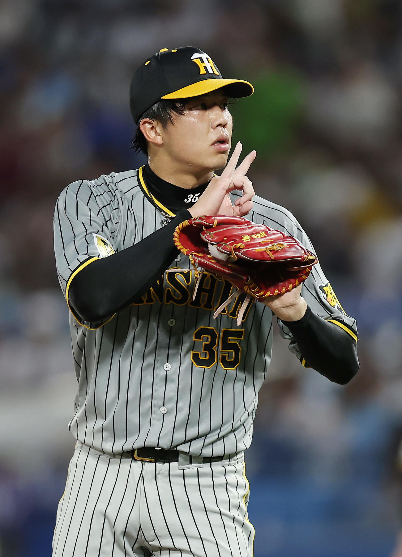 ヤクルト対阪神　2回裏ヤクルト1死三塁、山田を空振り三振に仕留めた才木（撮影・前田充）