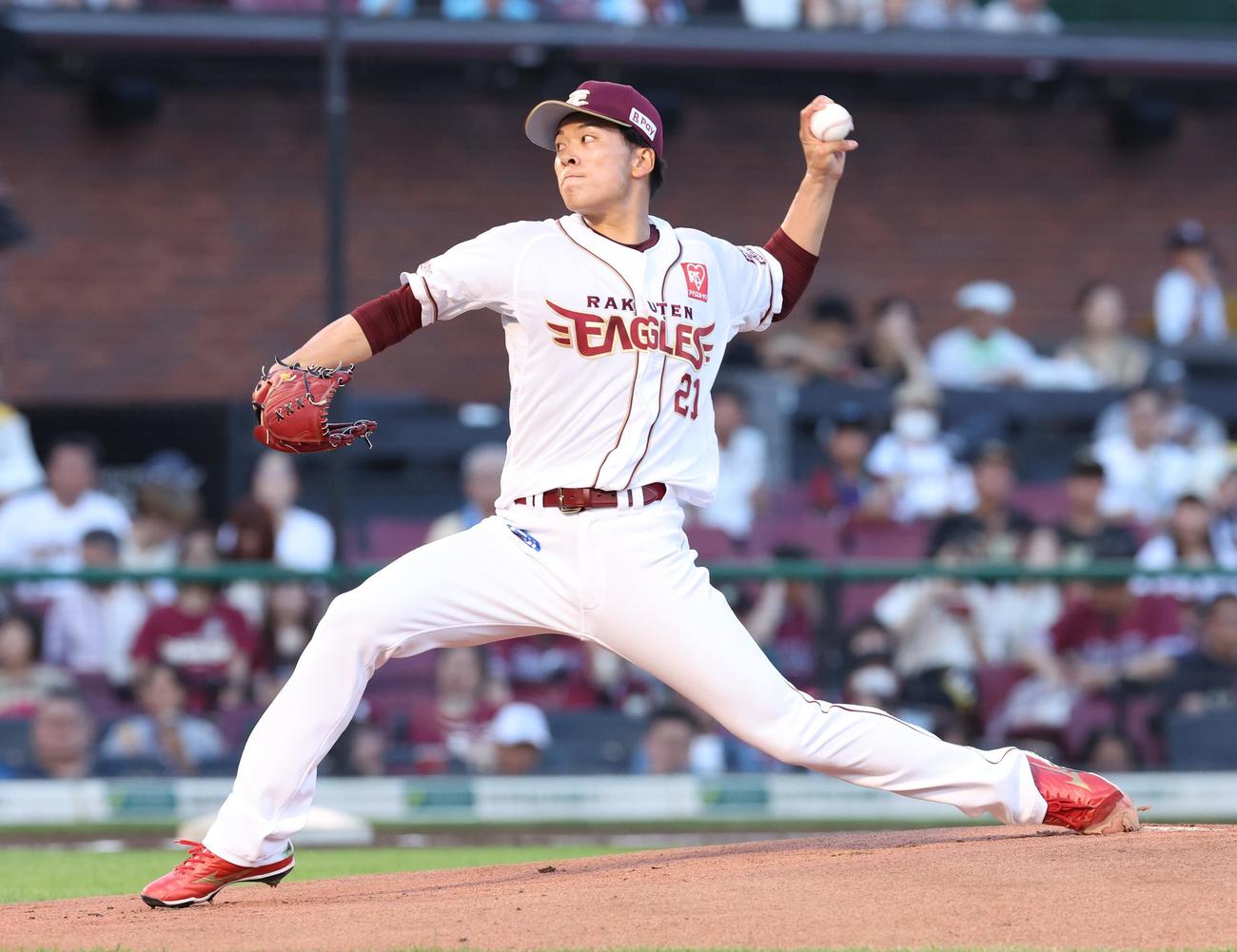楽天対日本ハム　力投する楽天先発の早川（撮影・黒川智章）