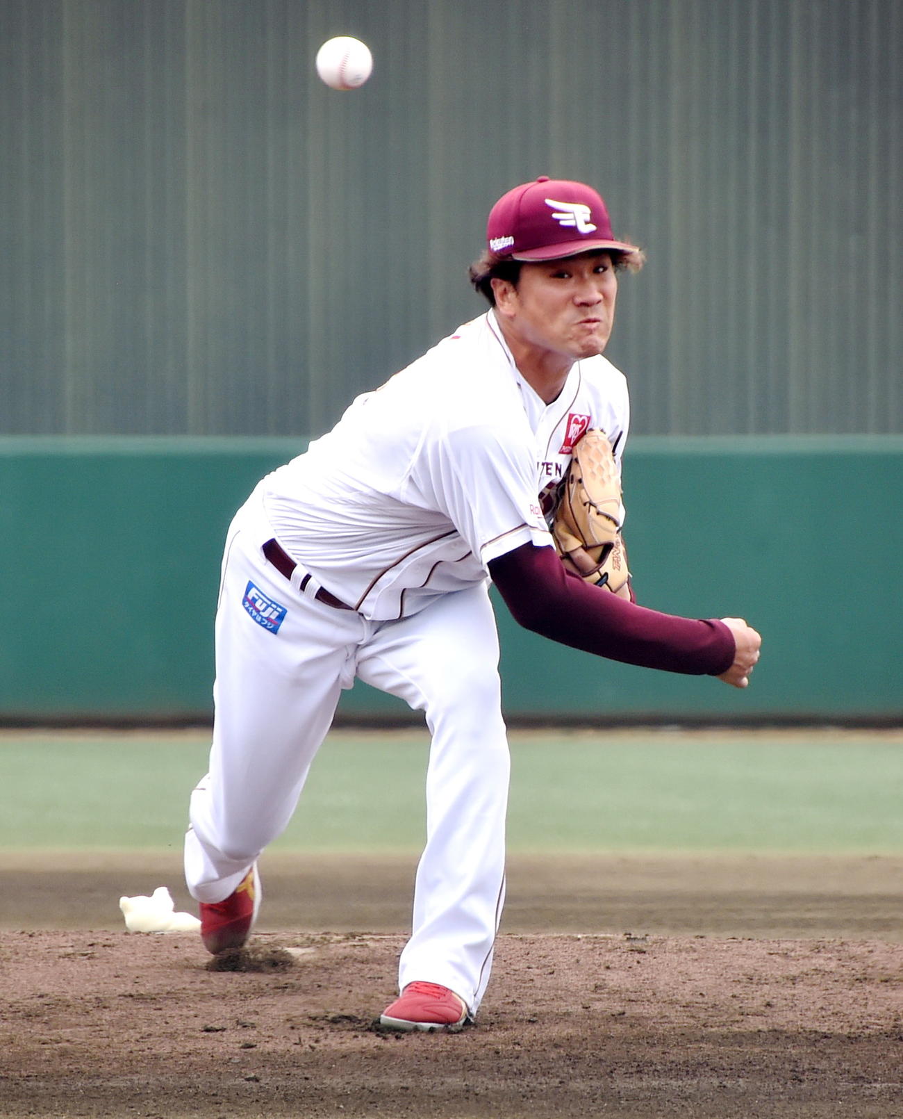 楽天対富士大　力投する楽天田中将（撮影・山田愛斗）