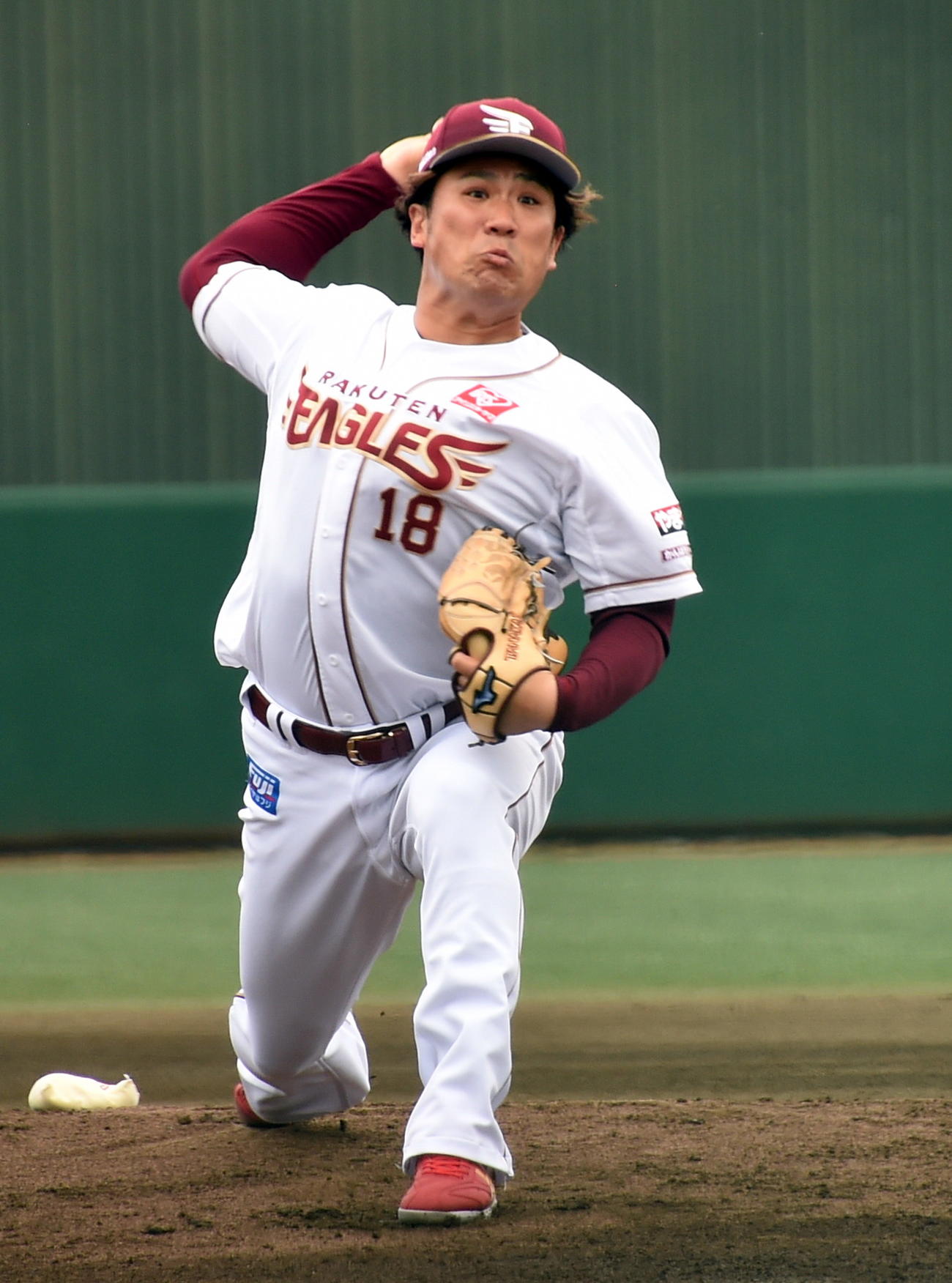 楽天対富士大　力投する楽天田中将（撮影・山田愛斗）