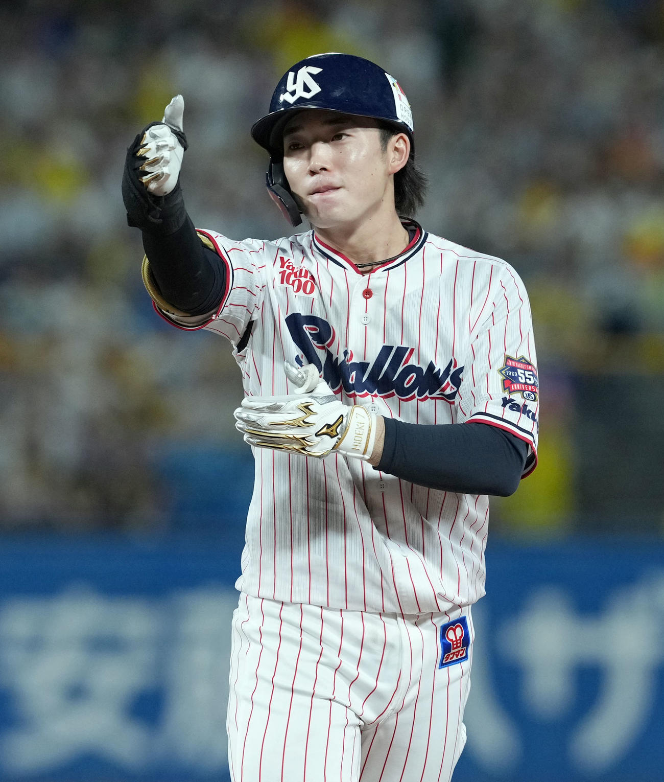ヤクルト対阪神　2回裏ヤクルト2死一、三塁、左前に適時打を放った長岡（撮影・たえ見朱実）