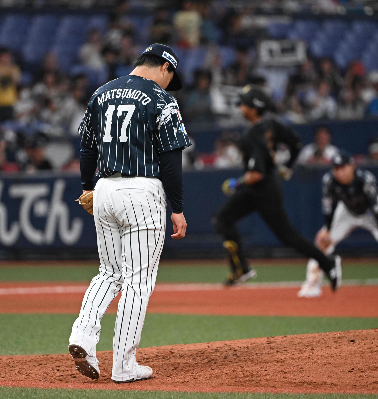 オリックス対西武　7回裏オリックス1死、宗に勝ち越し本塁打を浴びる松本（撮影・和賀正仁）