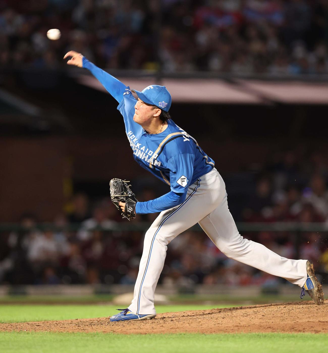 楽天対日本ハム　9回に登板しプロ初セーブを挙げた柳川（撮影・黒川智章）