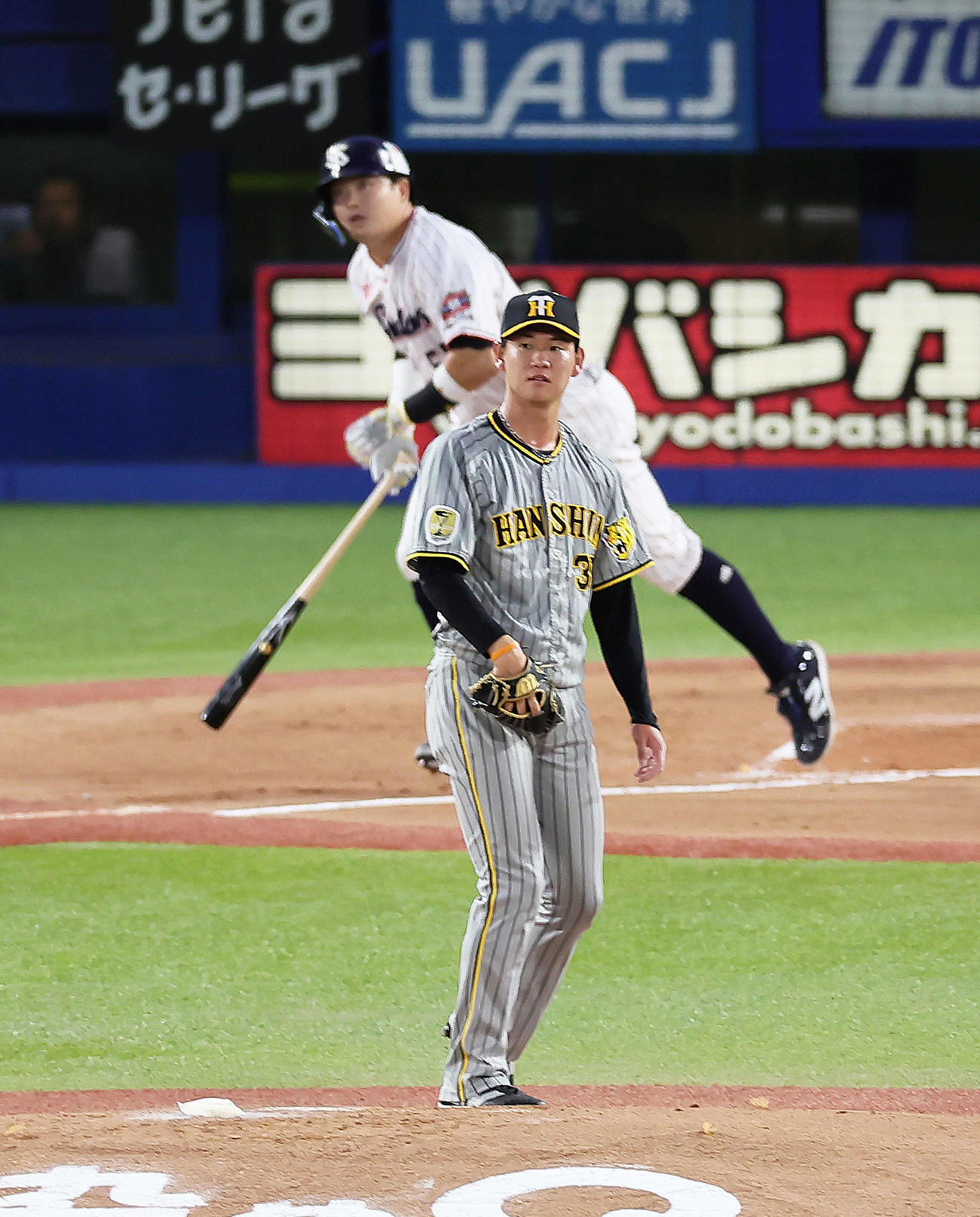 ヤクルト対阪神　1回裏ヤクルト2死一塁、村上に2点本塁打を浴びた及川（撮影・足立雅史）