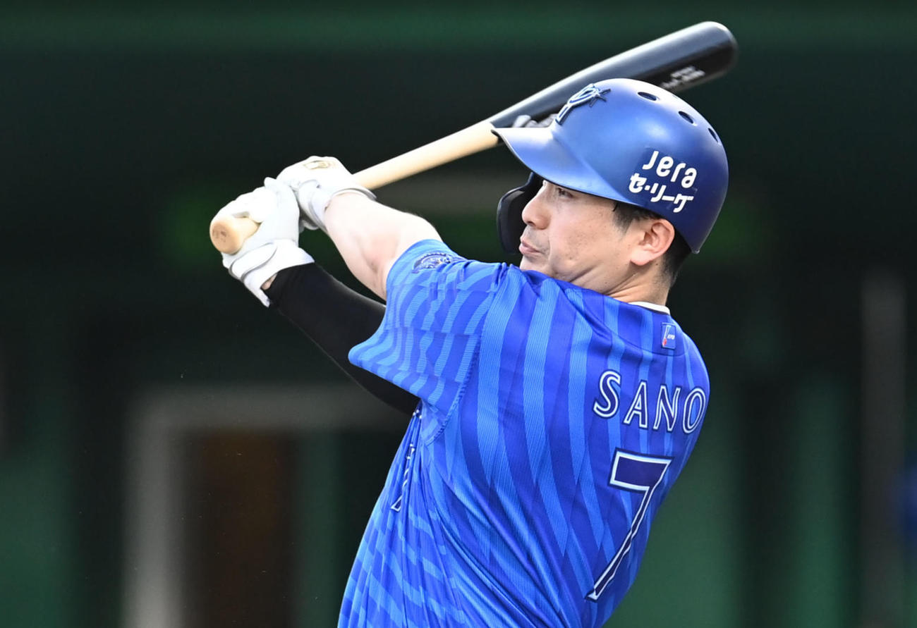 7月の月間MVPに輝いた佐野恵太（2024年8月6日撮影）