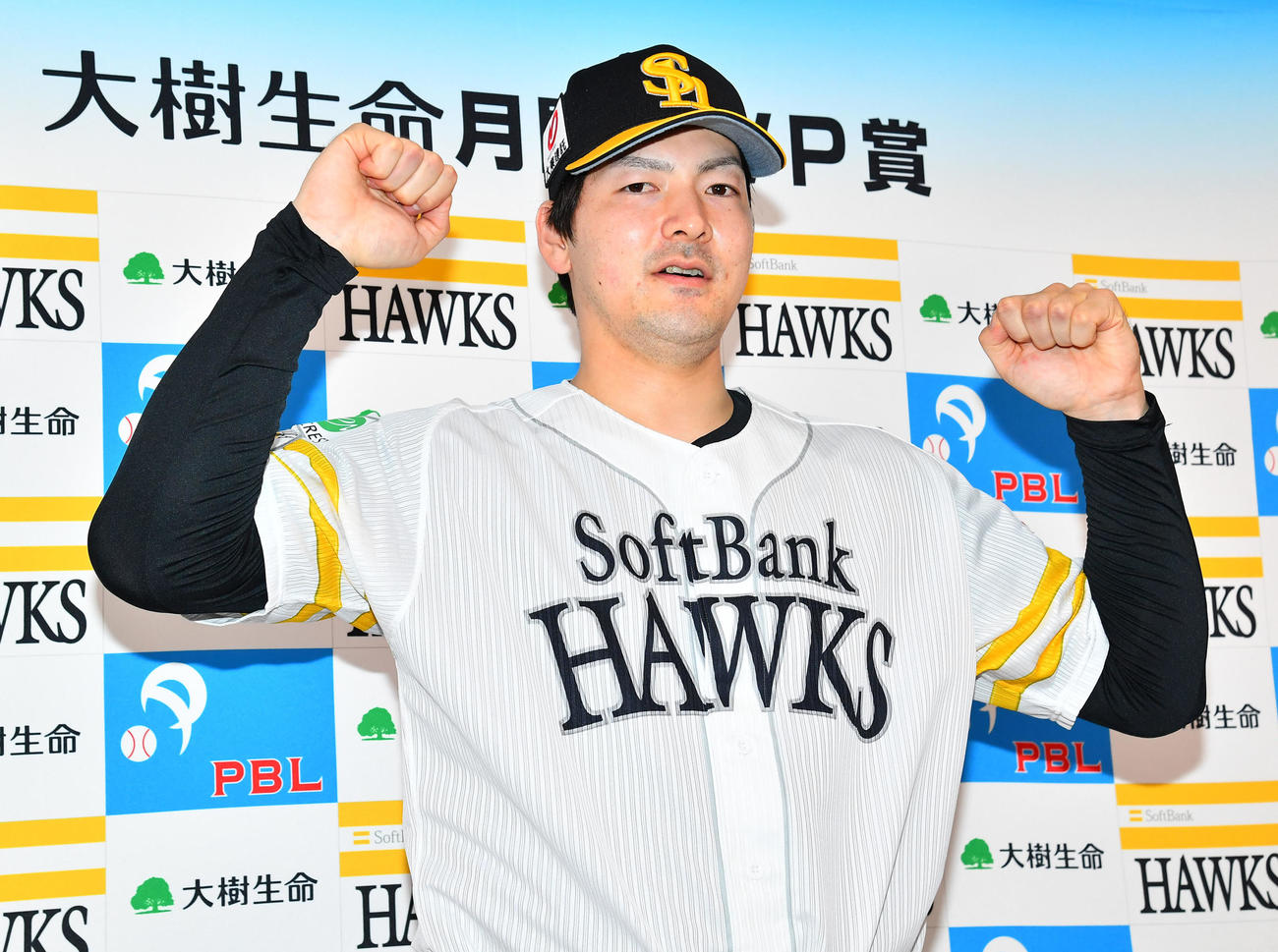 7月度「大樹生命月間MVP賞」を受賞したソフトバンク有原（撮影・岩下翔太）