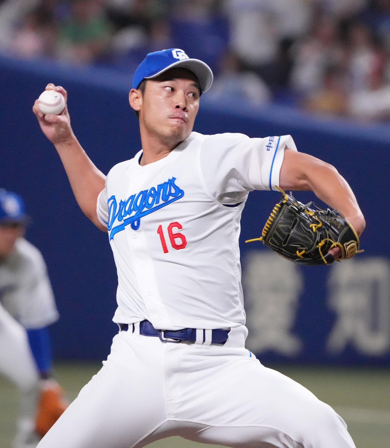 中日対DeNA 9回表、中日4番手で登板する岩崎（撮影・森本幸一）