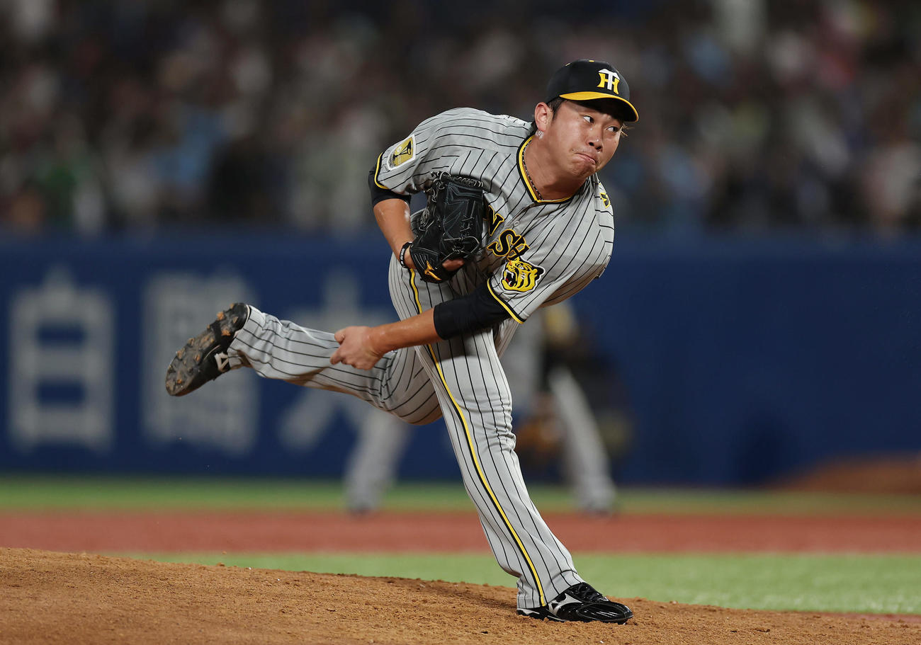 ヤクルト対阪神　力投する阪神2番手の桐敷（撮影・前田充）