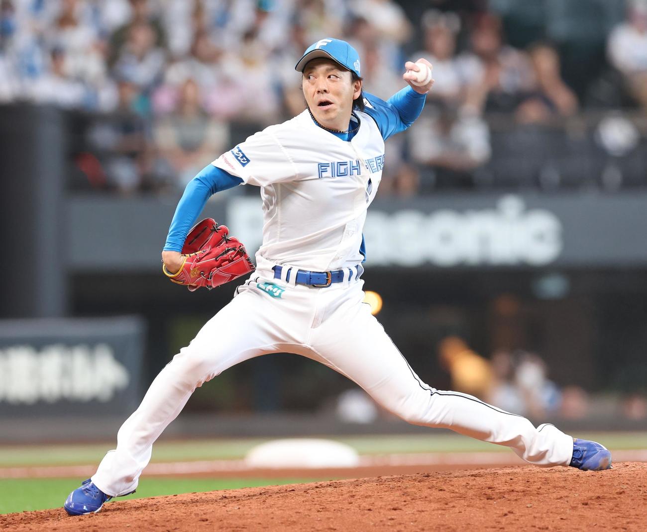 日本ハム対西武　8回に登板の宮西（撮影・黒川智章）