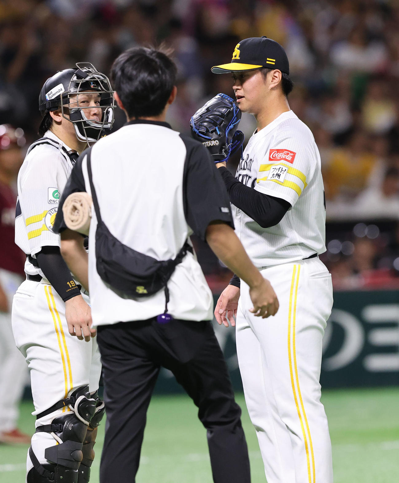 ソフトバンク対楽天　4回途中で降板する沢柳（撮影・梅根麻紀）