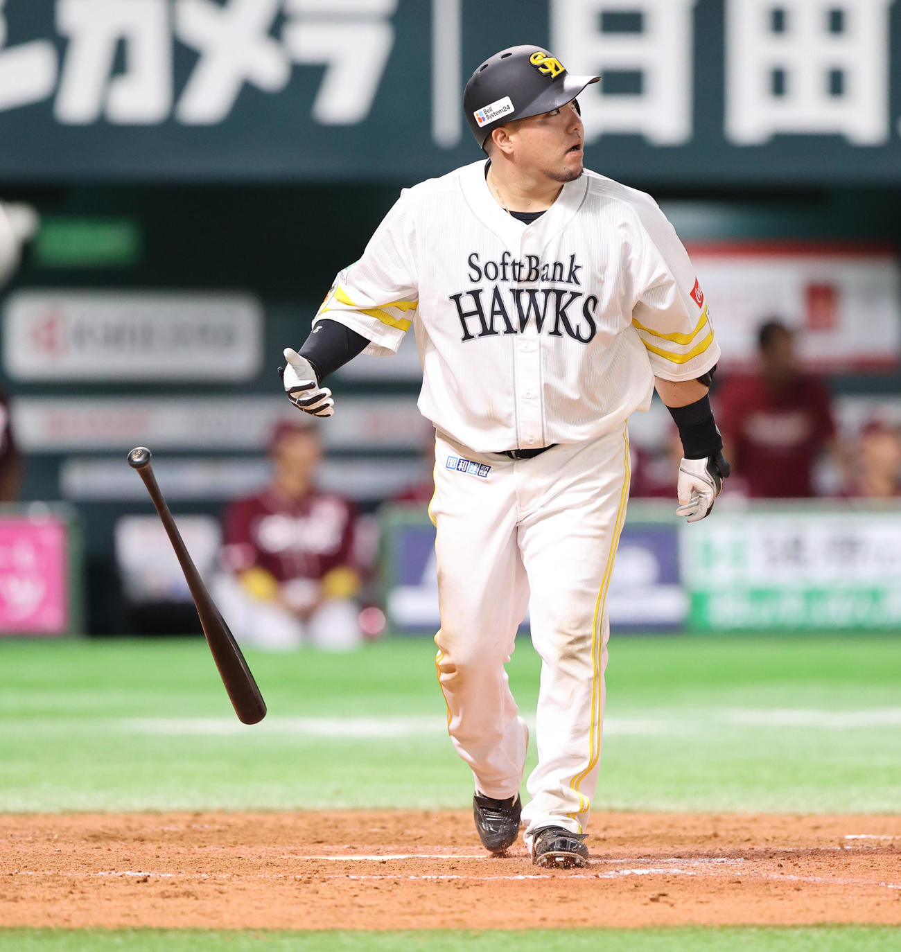 ソフトバンク対楽天　5回裏ソフトバンク2死一、二塁、山川は中越えに3点本塁打を放つ（撮影・梅根麻紀）