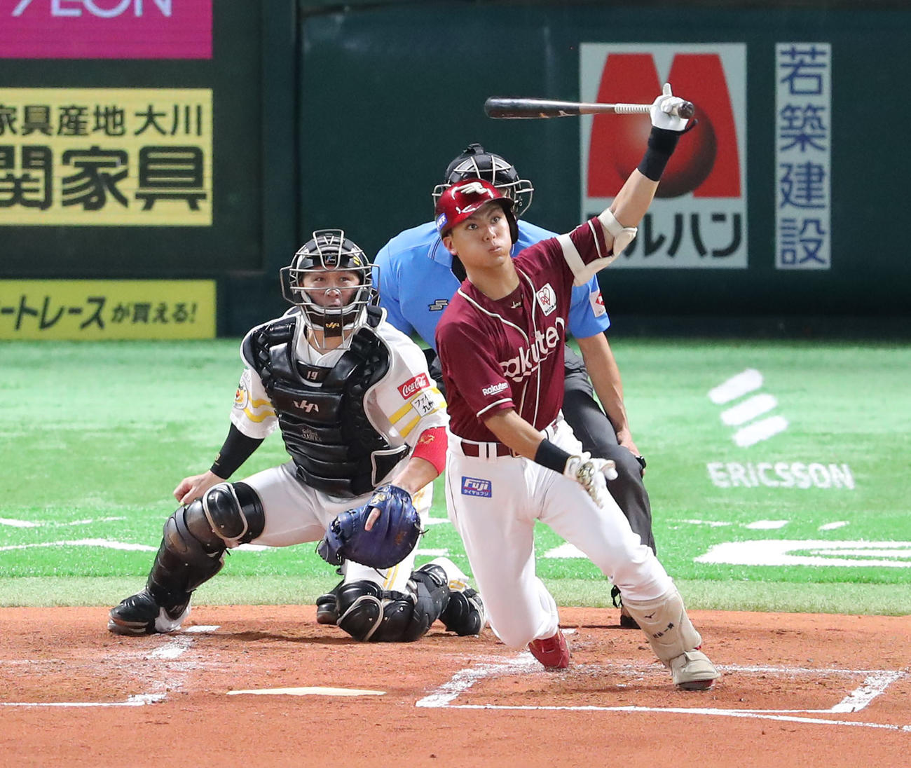 ソフトバンク対楽天　2回表楽天1死二塁、村林は左前適時打を放つ（撮影・鬼束羽瑠菜）