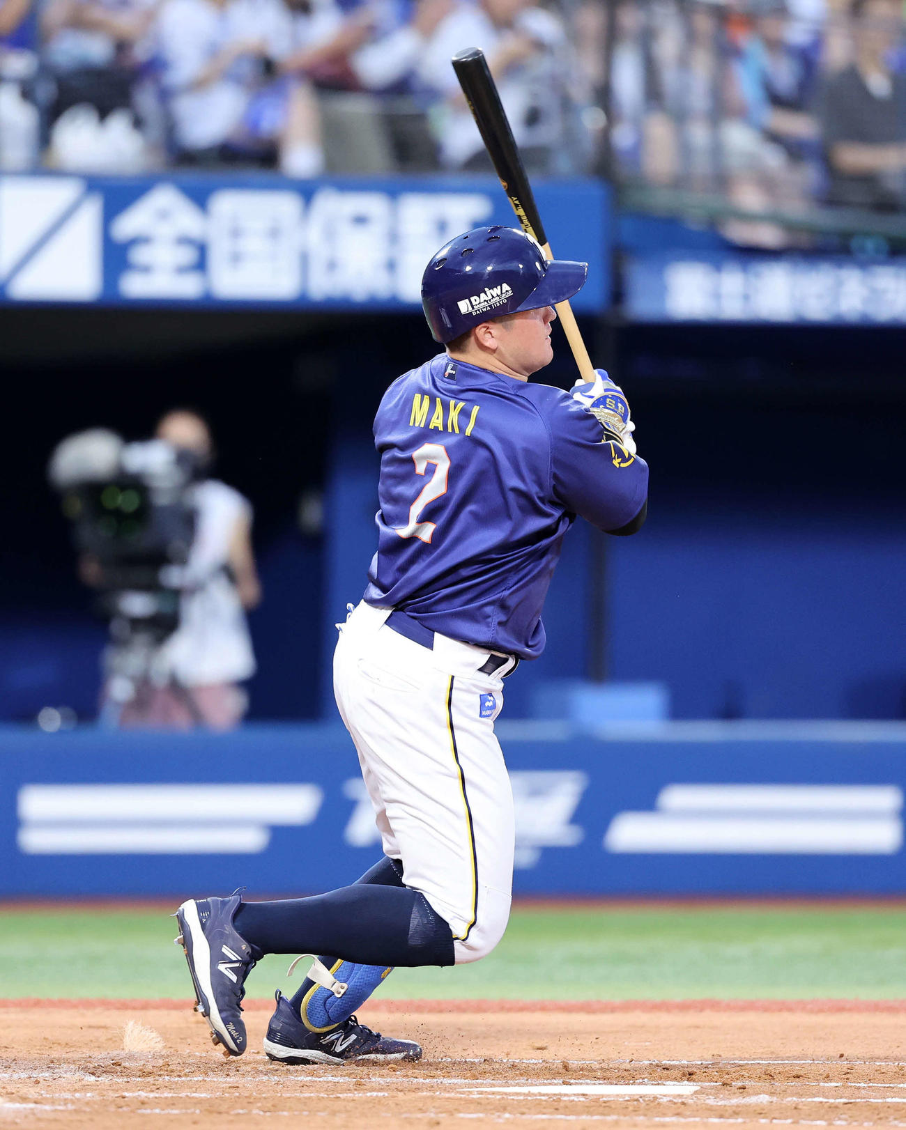 DeNA対ヤクルト　1回裏DeNA1死満塁、牧は左前適時打を放つ（撮影・鈴木正人）