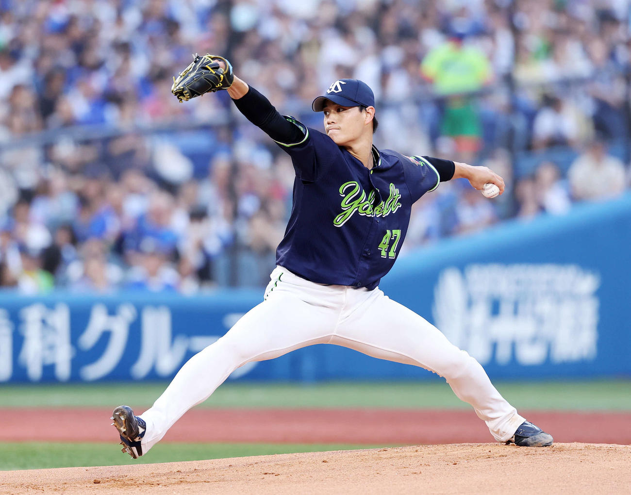 DeNA対ヤクルト　力投するヤクルト先発の高橋（撮影・鈴木正人）