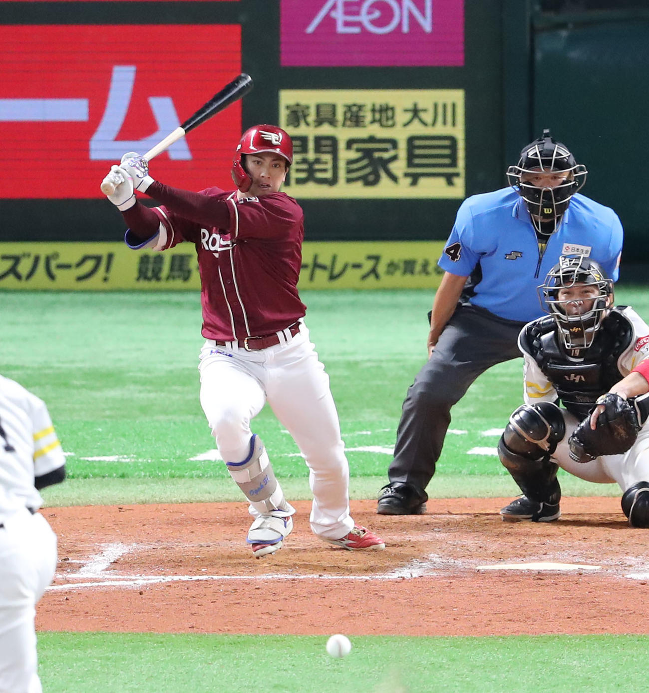 ソフトバンク対楽天　9回表楽天無死満塁、小郷は2点中前適時打を放つ（撮影・鬼束羽瑠菜）