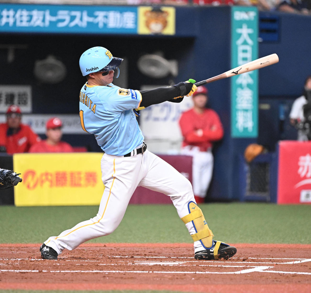 阪神対広島　1回裏阪神1死三塁、中前適時打を放つ森下（撮影・和賀正仁）