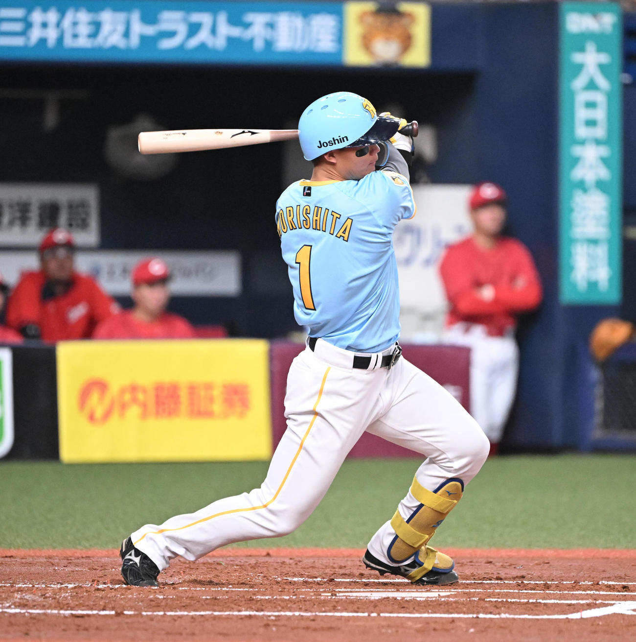 阪神対広島　1回裏阪神1死三塁、中前適時打を放つ森下（撮影・和賀正仁）