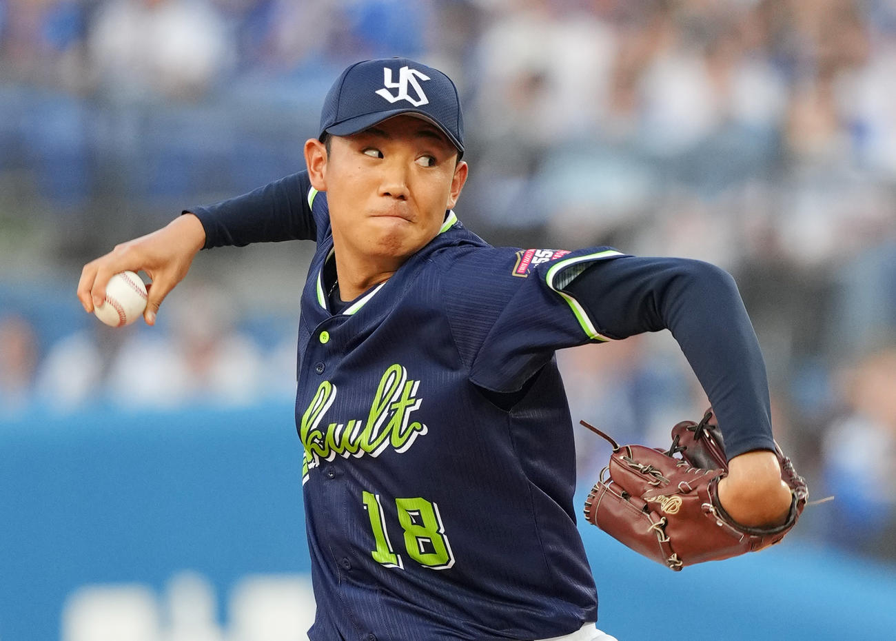 DeNA対ヤクルト　力投するヤクルト先発の奥川（撮影・菅敏）