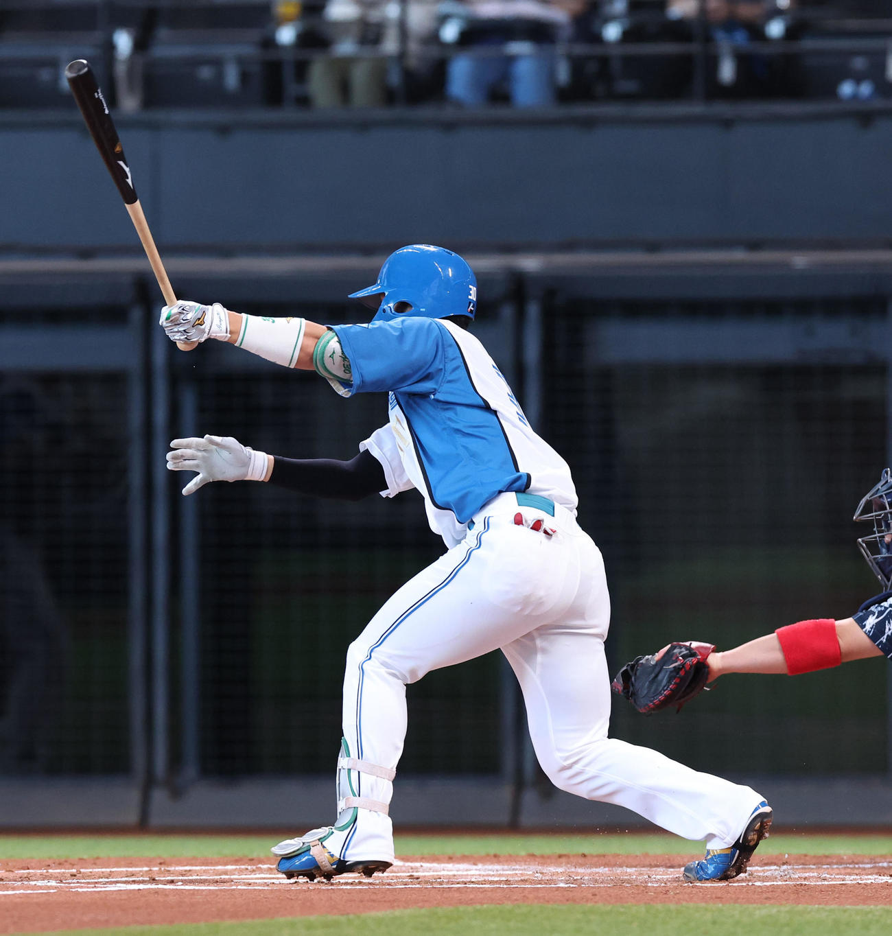 日本ハム対西武　1回裏日本ハム1死二塁、郡司は右前適時打を放つ（撮影・佐藤翔太）