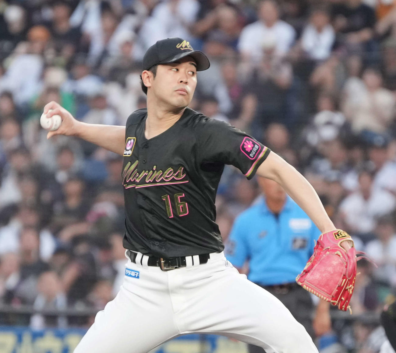 ロッテ対オリックス　力投するロッテ先発の種市（撮影・小沢裕）