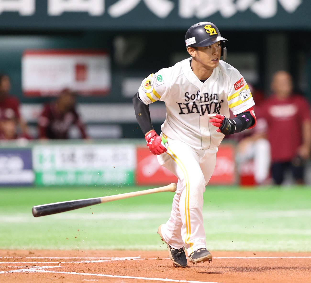 ソフトバンク対楽天　1回裏ソフトバンク無死一塁、今宮は右前安打を放つ（撮影・梅根麻紀）
