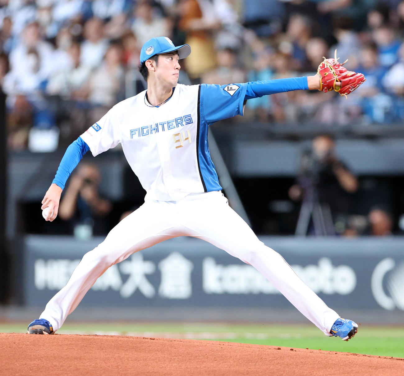 日本ハム対西武　力投する日本ハム先発の福島（撮影・佐藤翔太）