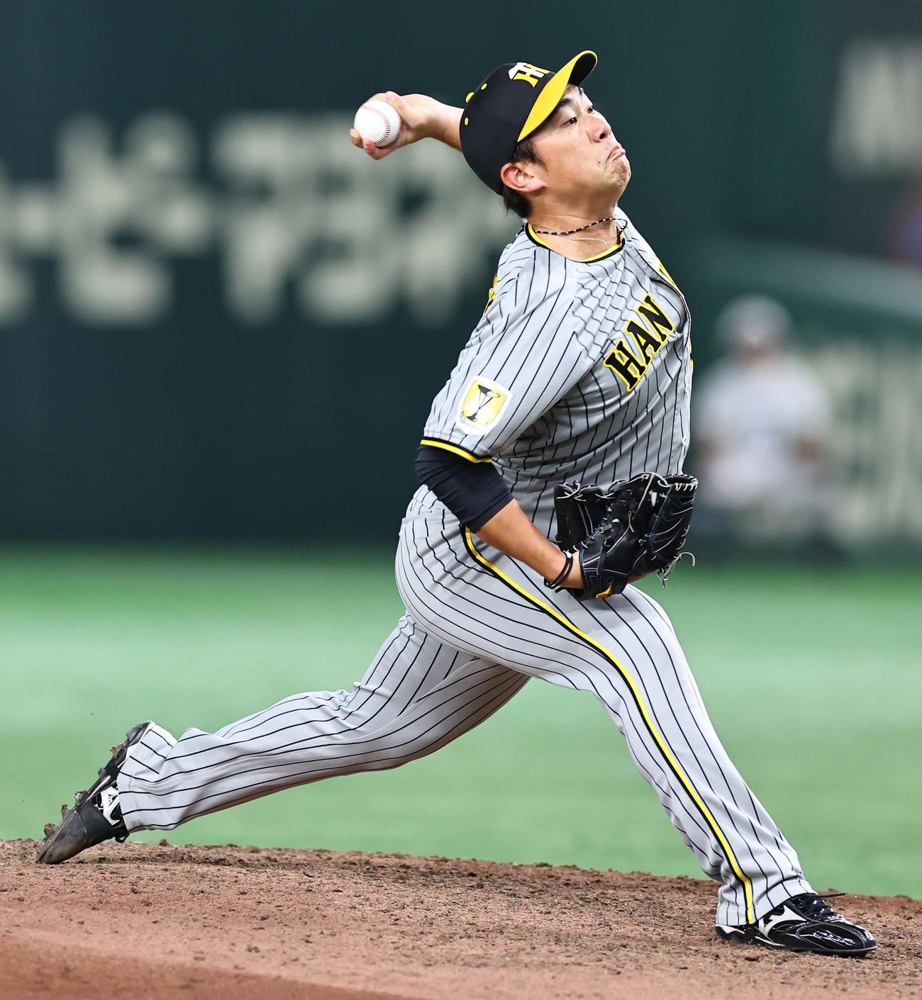 巨人対阪神　阪神2番手の桐敷（撮影・上田博志）