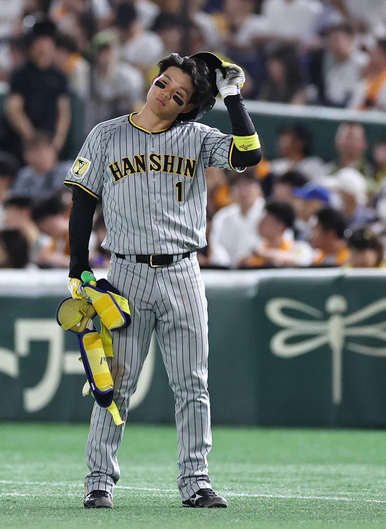 巨人対阪神　6回表阪神1死一塁、森下は投併殺打に倒れる（撮影・上田博志）