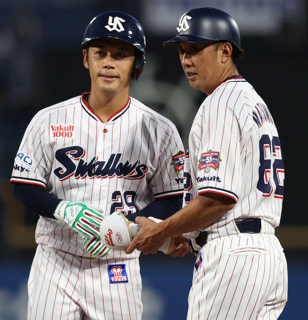 ヤクルト対中日　2回裏ヤクルト1死、左前安打を放った小川（撮影・水谷安孝）