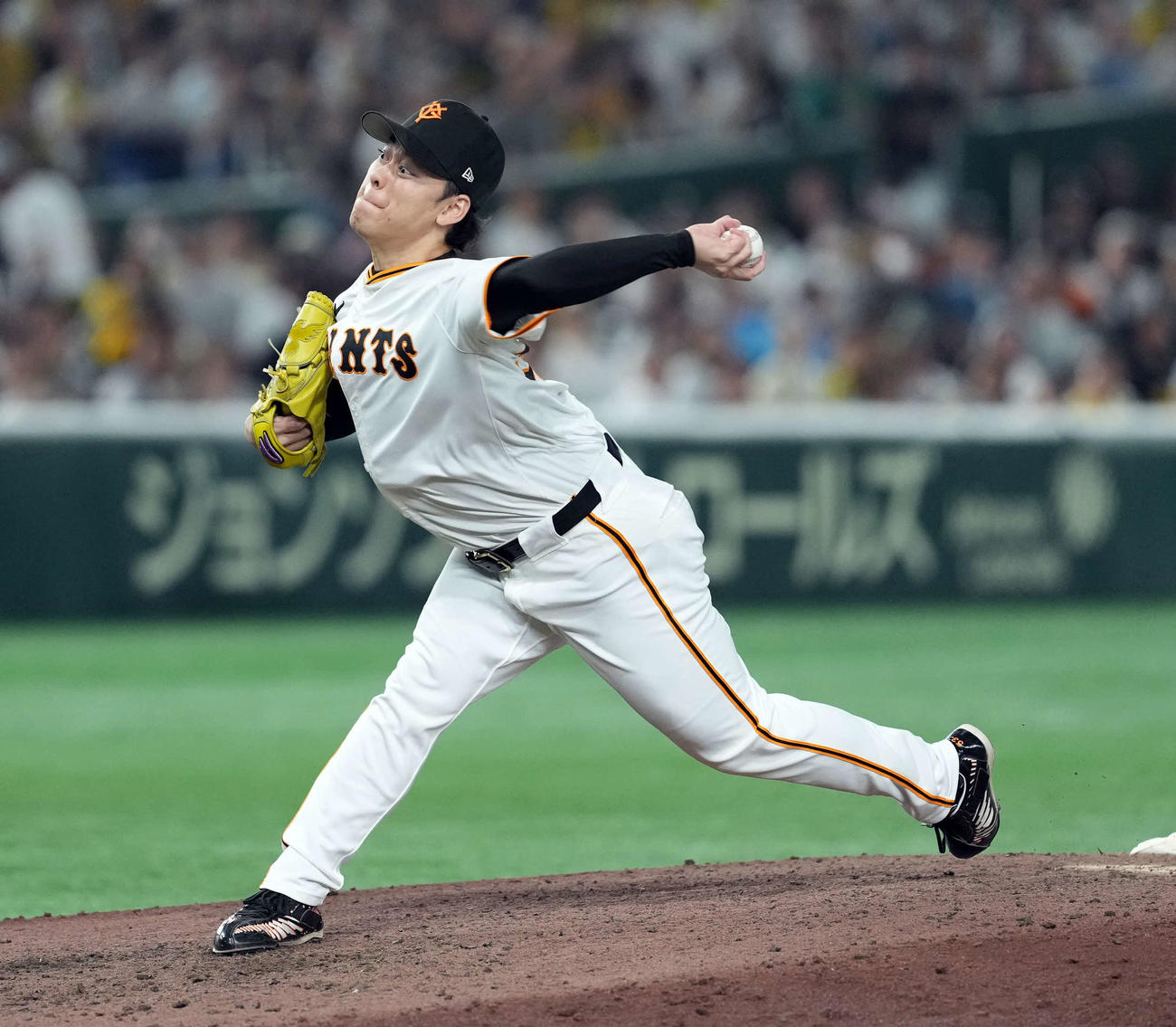巨人対阪神　7回からマウンドに上がった巨人高梨（撮影・たえ見朱実）