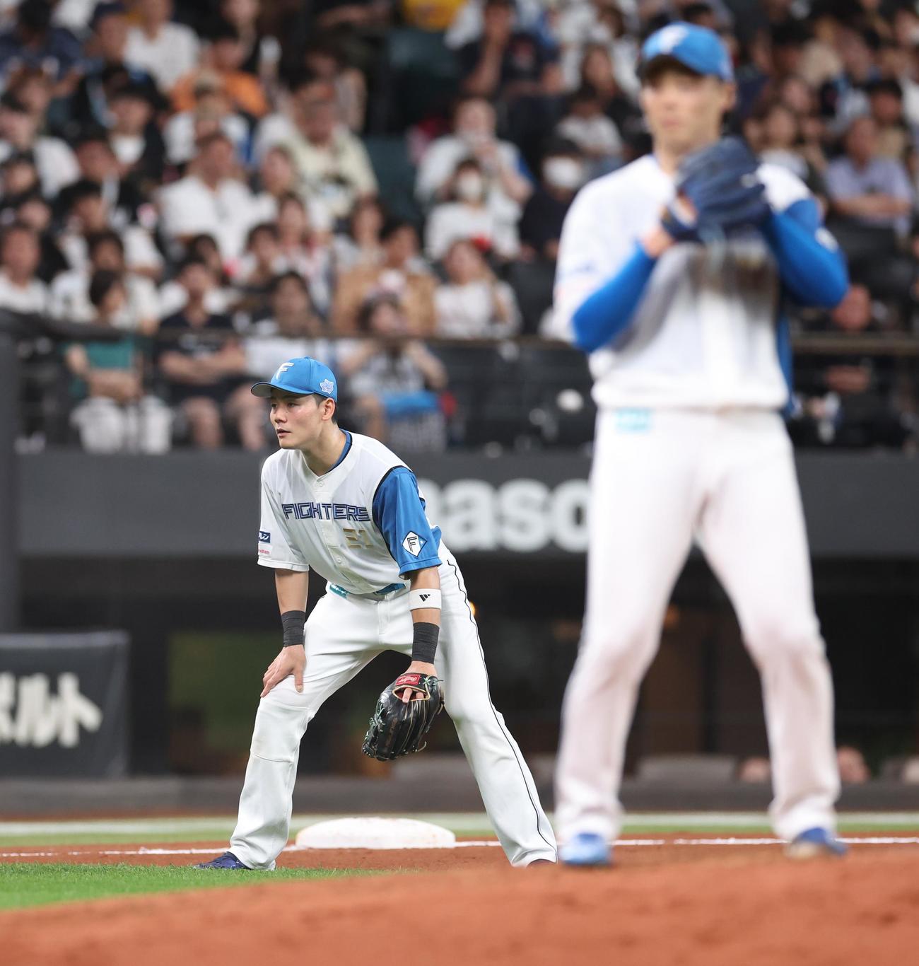 日本ハム対ロッテ　2回から三塁守備に付く清宮（撮影・黒川智章）