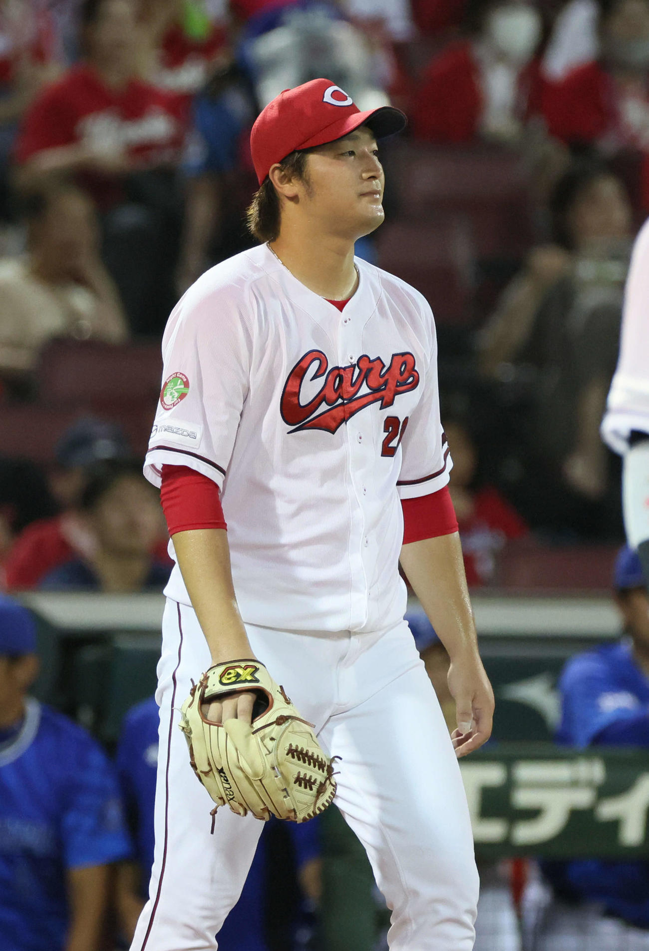 広島対DeNA 4回表DeNA1死一、二塁、林に勝ち越し右適時二塁打を浴びた床田（撮影・加藤孝規）
