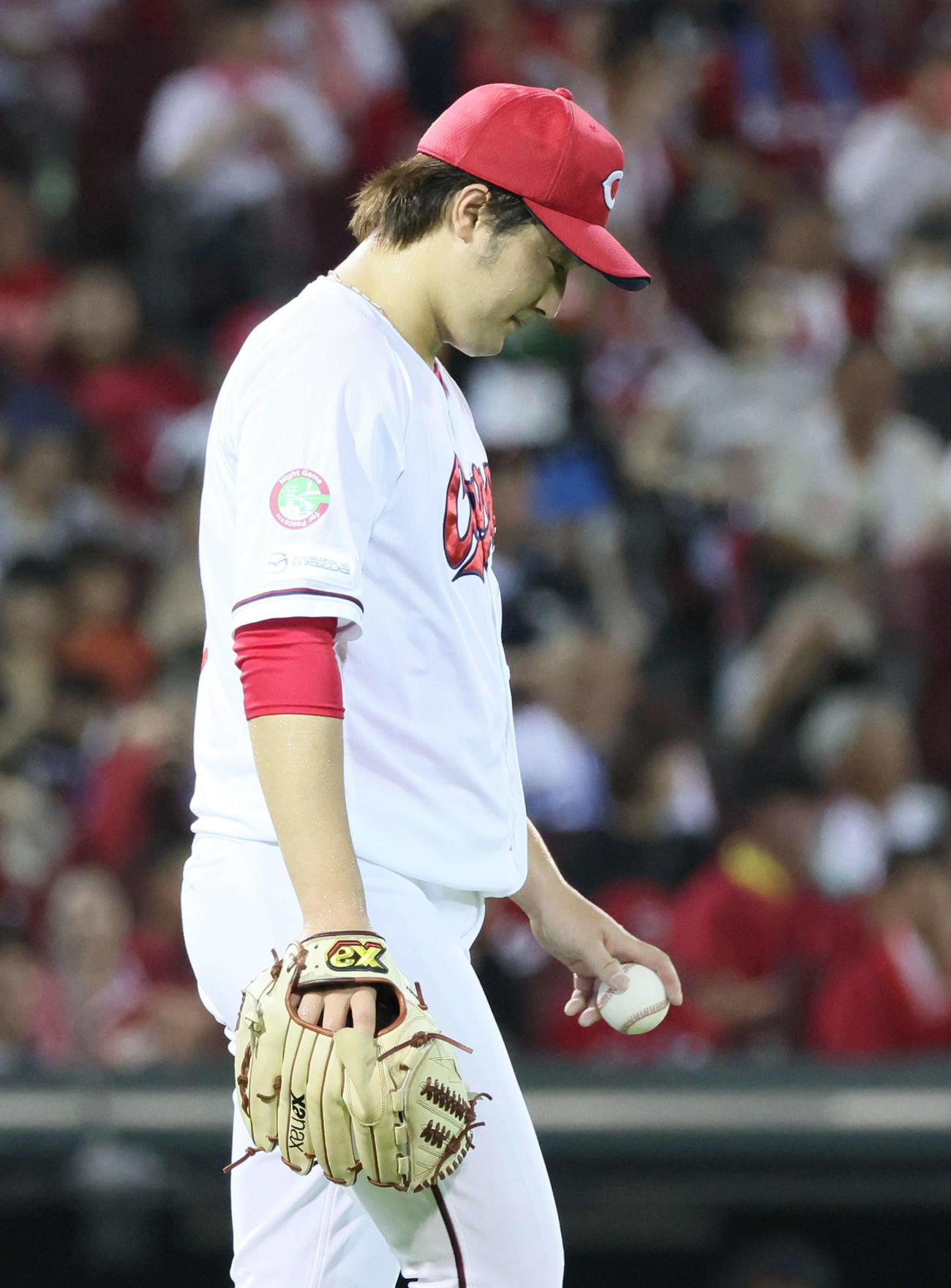 広島対DeNA 4回表DeNA1死二、三塁、ジャクソンに左適時打を浴びた床田（撮影・加藤孝規）