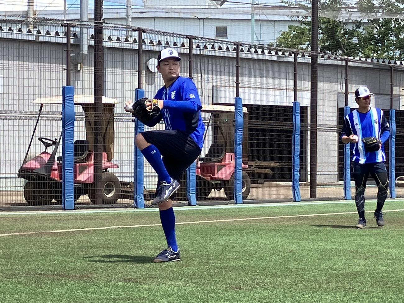 球団施設DOCKで調整したDeNA石田裕（球団提供）