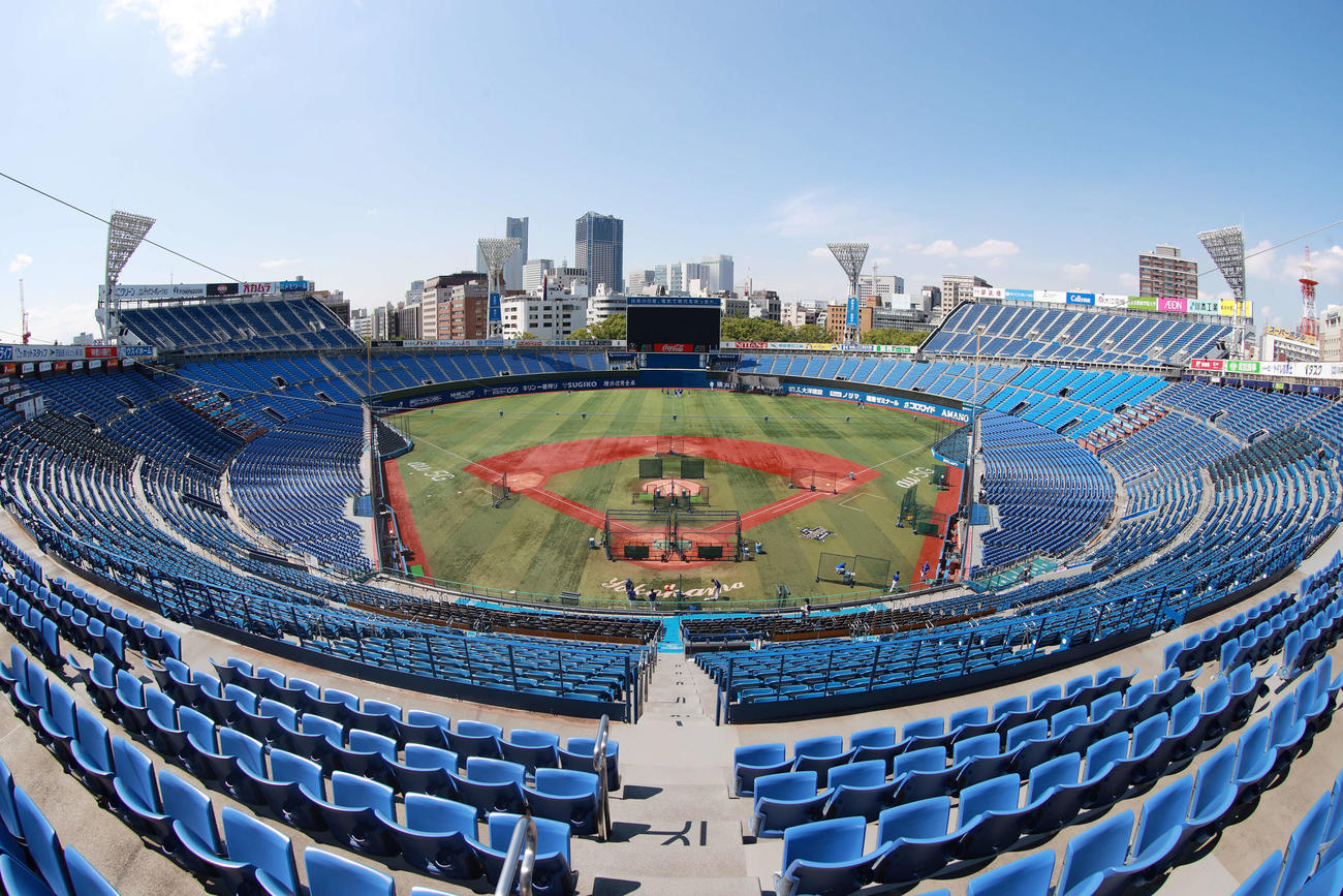 横浜スタジアム（2021年6月撮影）