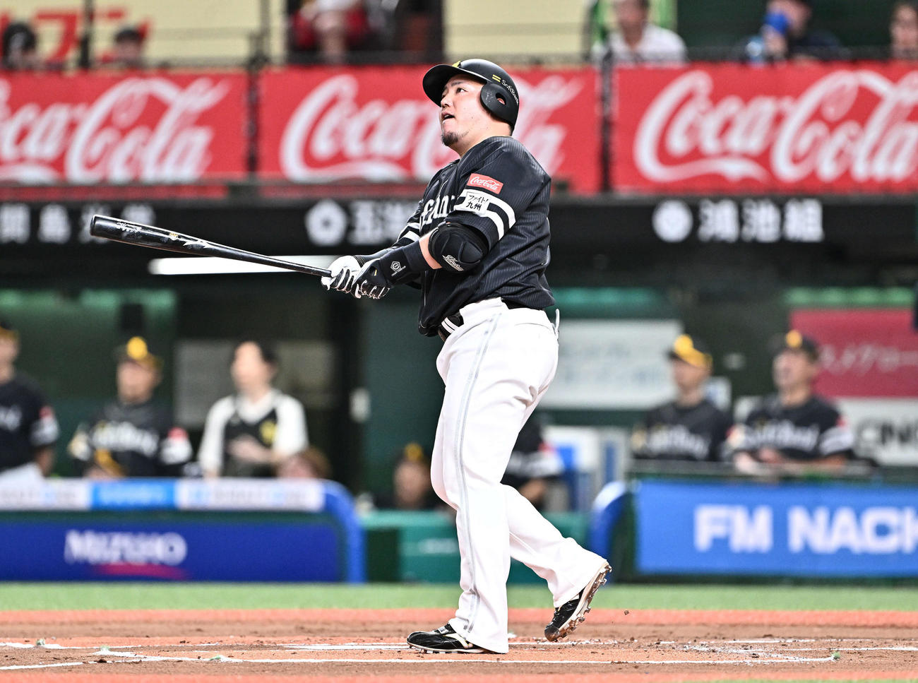 西武対ソフトバンク　1回表ソフトバンク2死一塁、山川は先制の左越え2点本塁打を放つ（撮影・滝沢徹郎）
