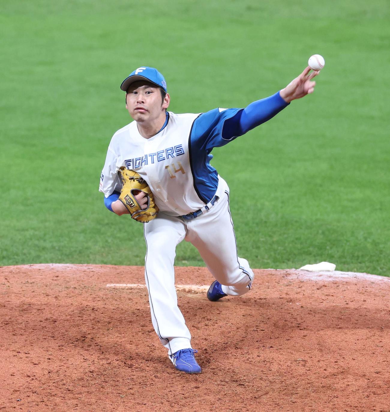 日本ハム対ロッテ　8回を投げ1失点と好投する加藤貴（撮影・黒川智章）