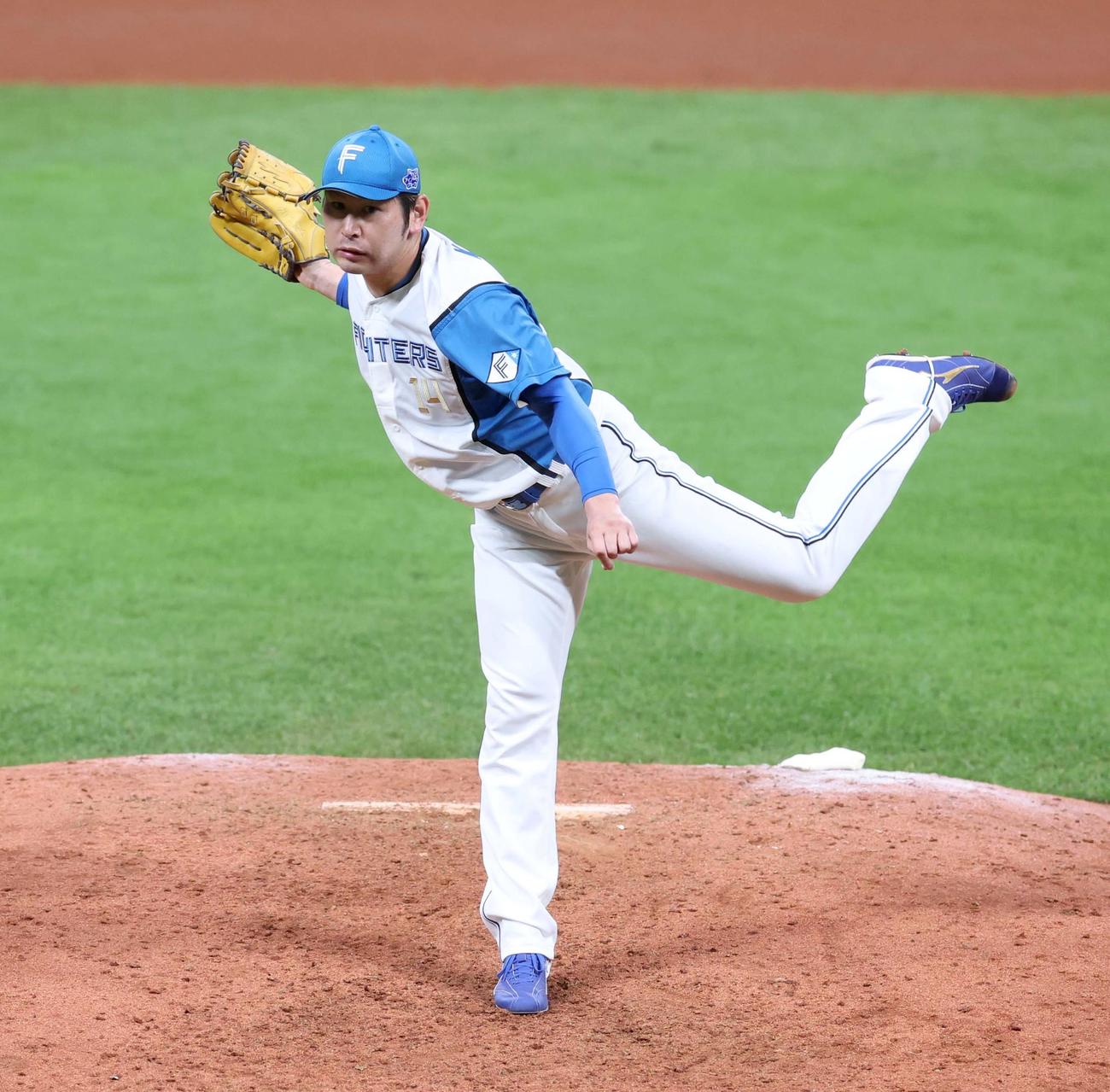 日本ハム対ロッテ　8回を投げ1失点と好投する加藤貴（撮影・黒川智章）