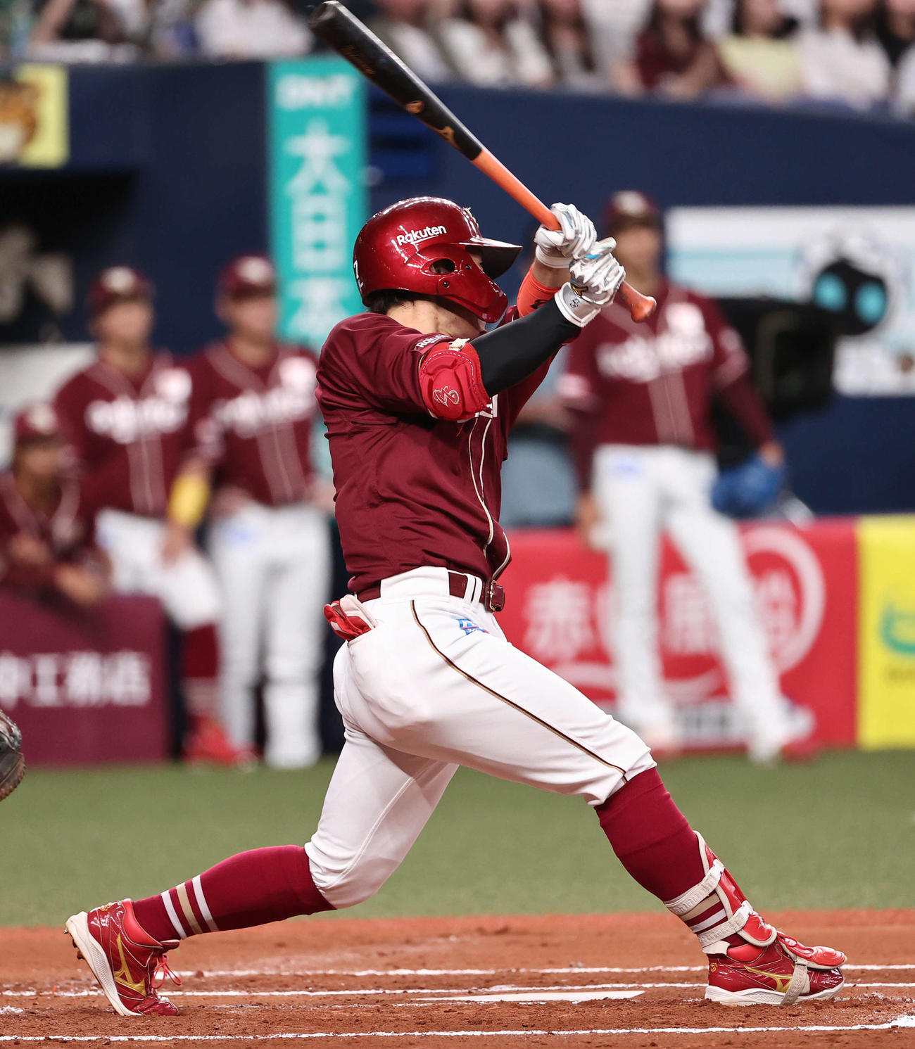 オリックス対楽天　6回表楽天2死一、二塁、鈴木は左中間に適時三塁打を放つ（撮影・西尾就之）