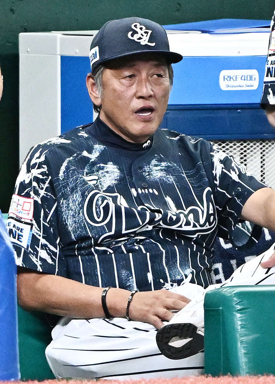 西武対ソフトバンク　戦況を見守る西武渡辺GM兼監督代行（撮影・滝沢徹郎）