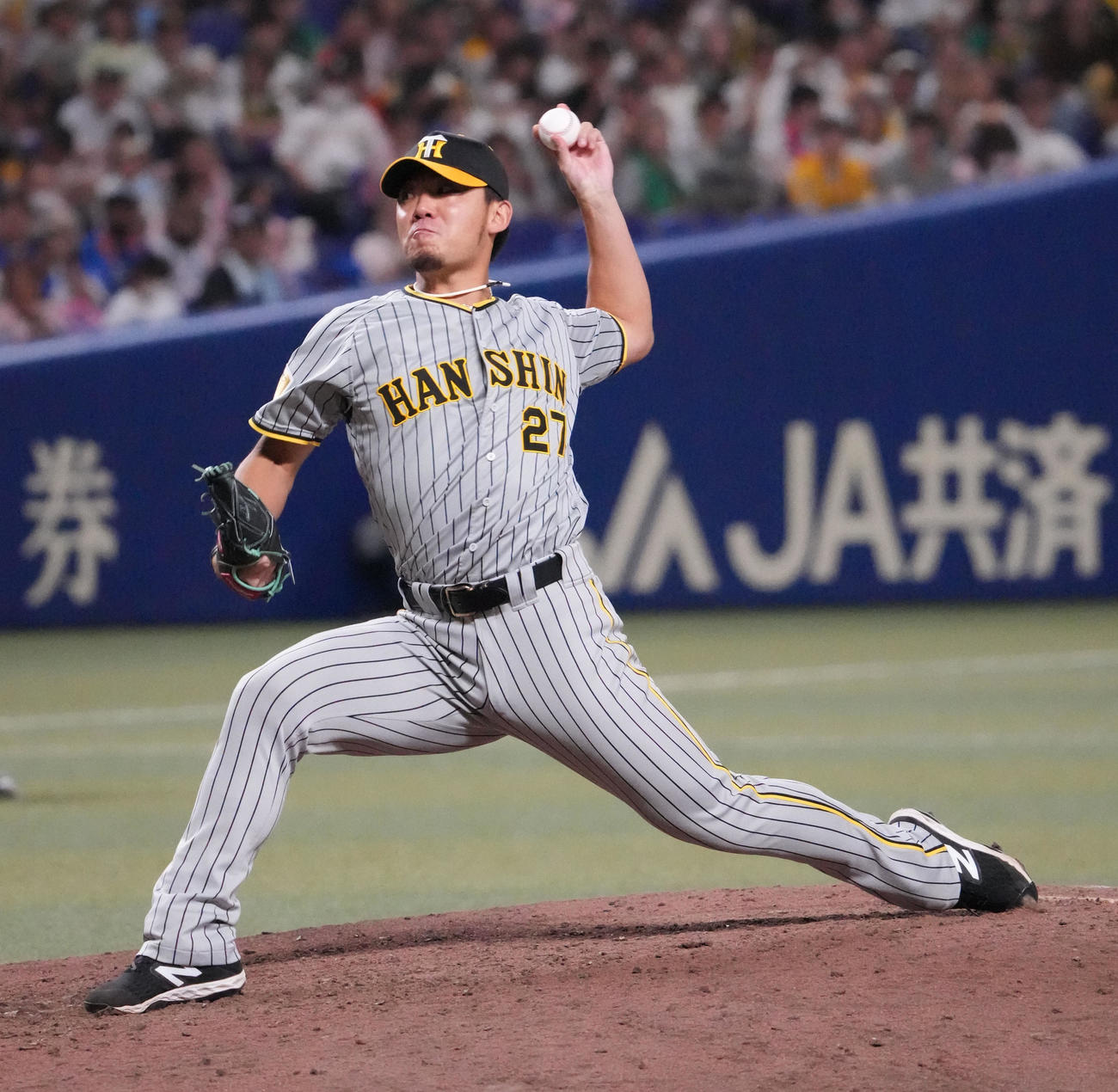 中日対阪神　8回裏、阪神2番手で登板する伊藤将（撮影・森本幸一）