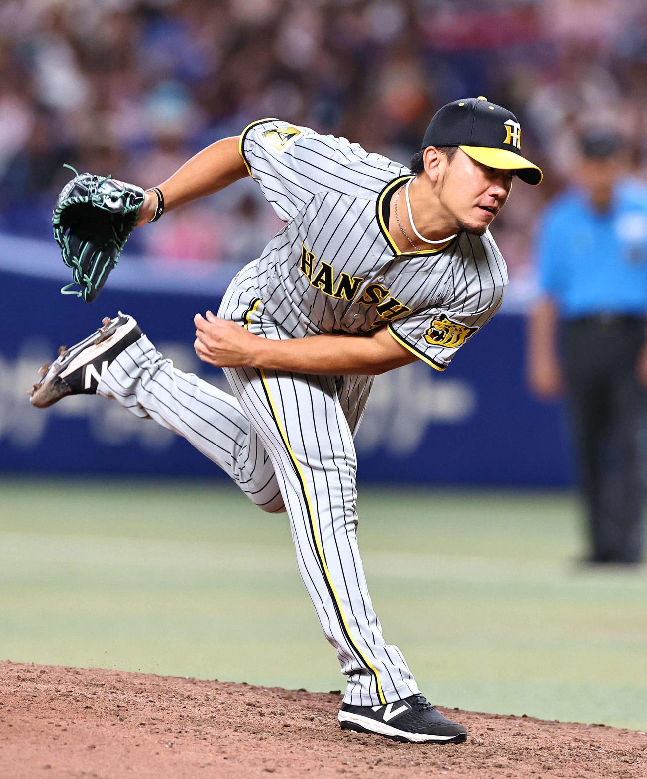 中日対阪神　阪神2番手の伊藤将（撮影・上田博志）