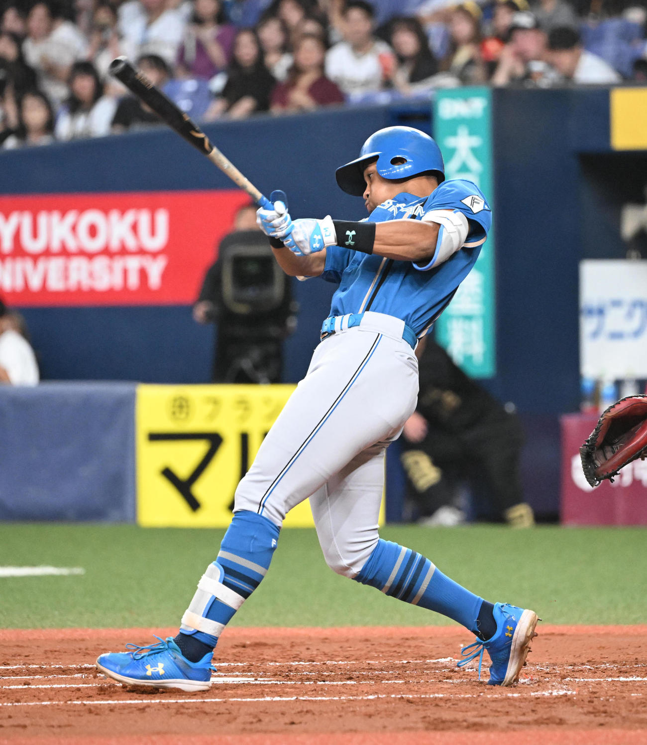 オリックス対日本ハム　3回表日本ハム無死、中前打を放つ万波（撮影・和賀正仁）